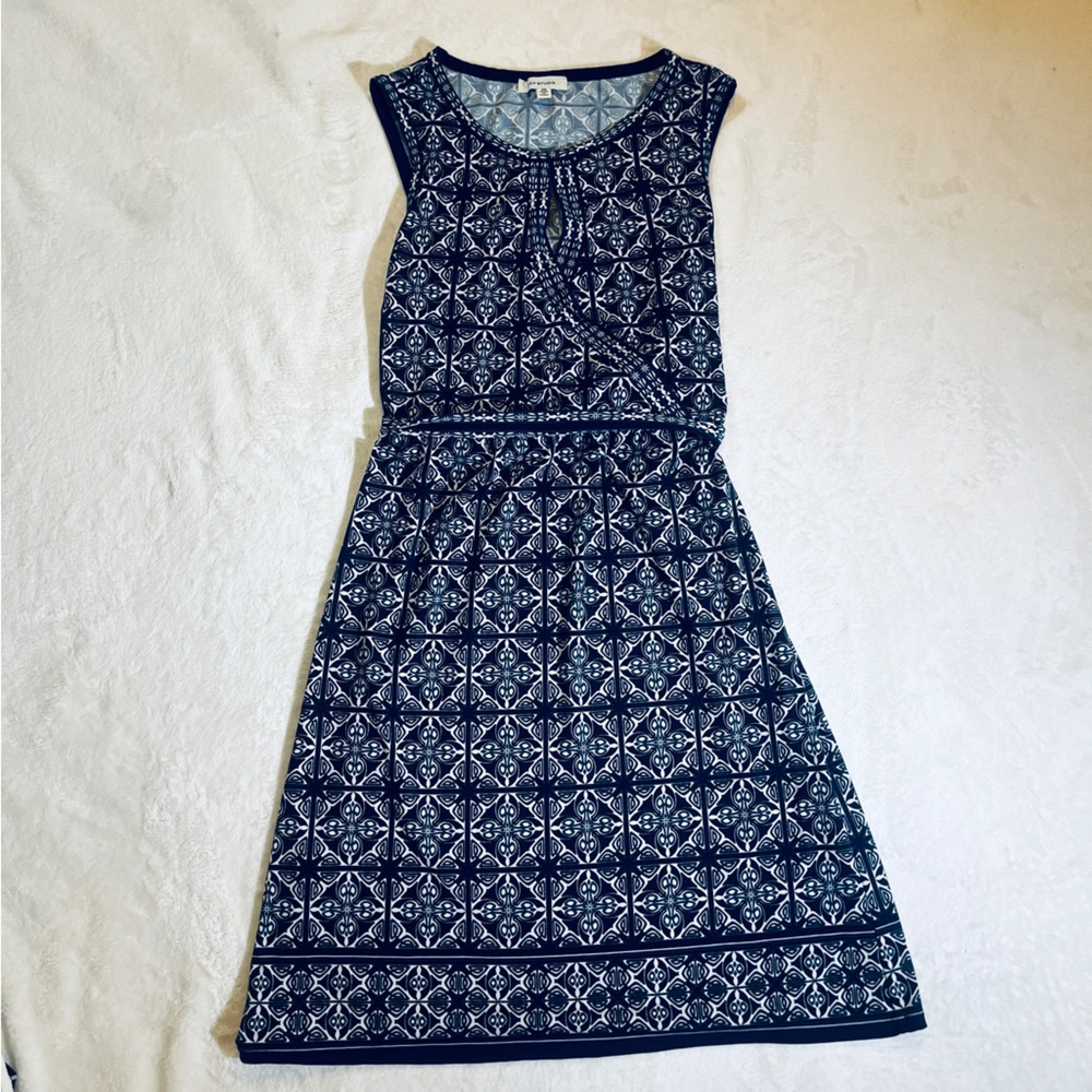 Elegant Navy Patterned Dress